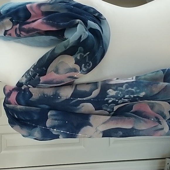 Scarf Wall Medium Blue with Crystals - Picture 8 of 9